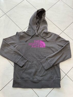 Women’s North Face Hoodie